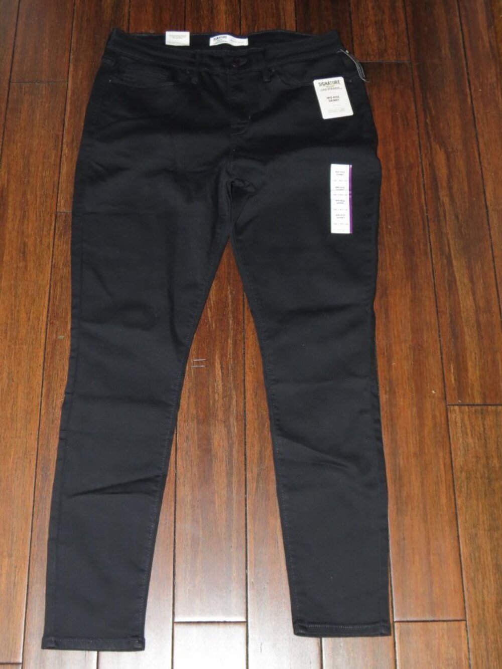 New with Tags Levi Strauss Signature Women's Mid Rise Skinny Jeans 12M W31 L30